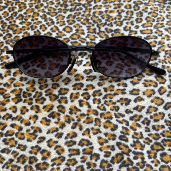 Vintage Black Frame Oval Sunglasses main image 5